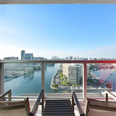 Water View Building With Pool - 5-Min Walk To The Beach - Cozy Studios